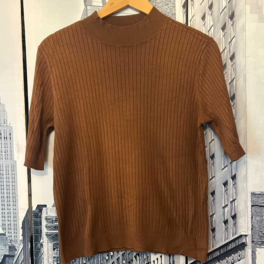 Worthington -Ribbed Short Sleeve Sweater in Warm Brown